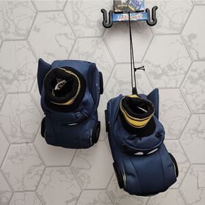 DC Batman Slippers Boys Size 5-6 Blue Batwheels Bat Car Slip On Plush Light Up